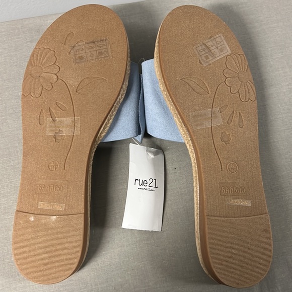 NWT Bow Tie Sandals from Rue 21 - Picture 4 of 4